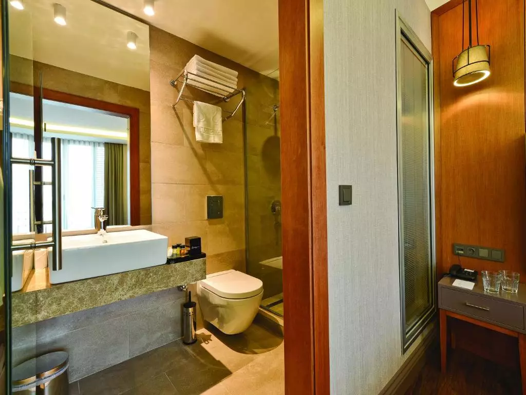 سرویس بهداشتی Blueway Hotel City